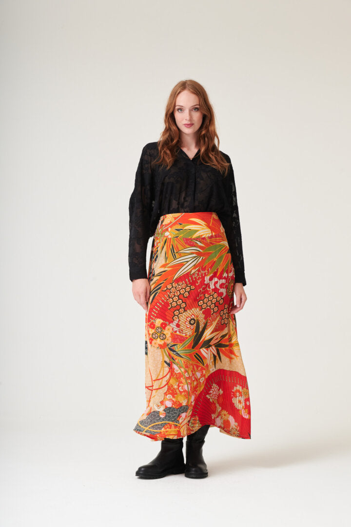 A-linjainen hame, Fans Scarlet