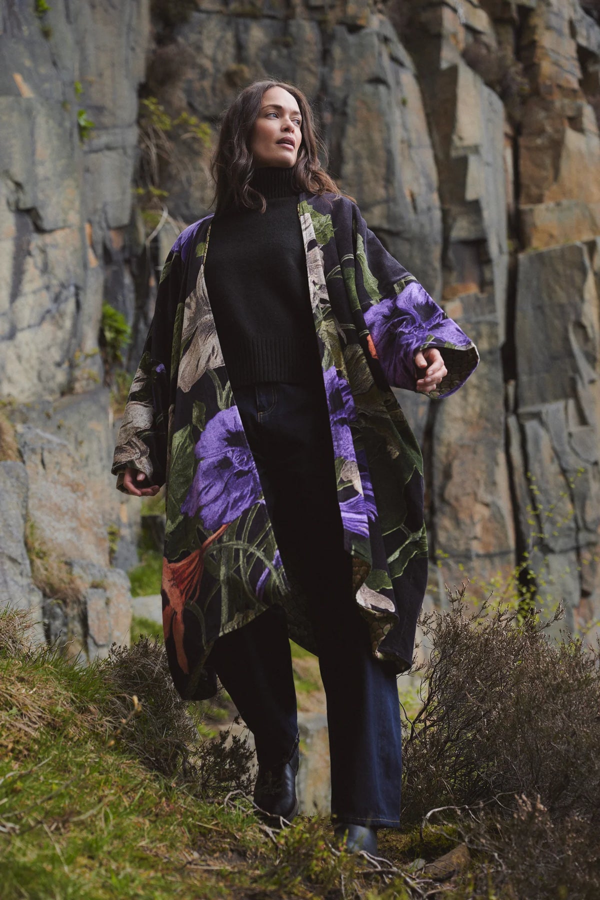 Velvet Grande Kimono, Nasturtium Black