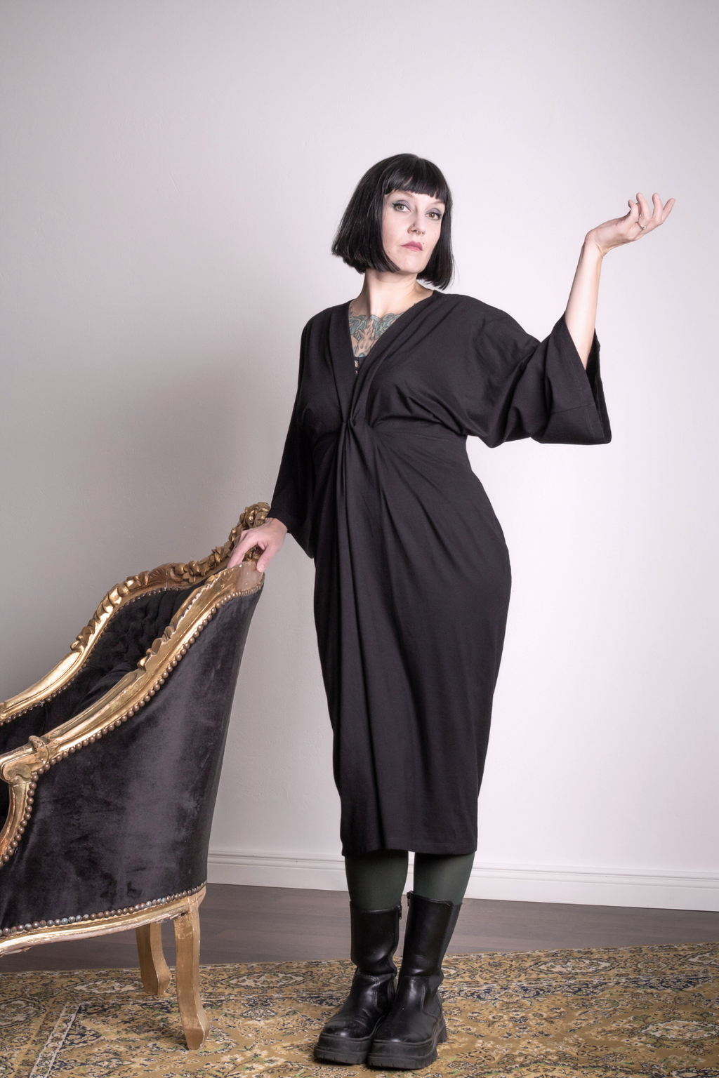 Mekko, Nouveau Knot, Musta