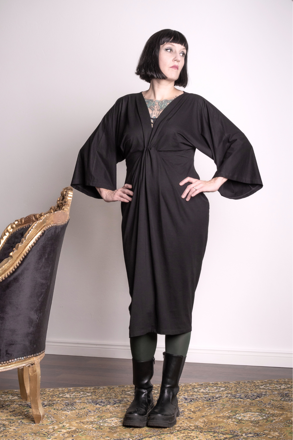 Mekko, Nouveau Knot, Musta