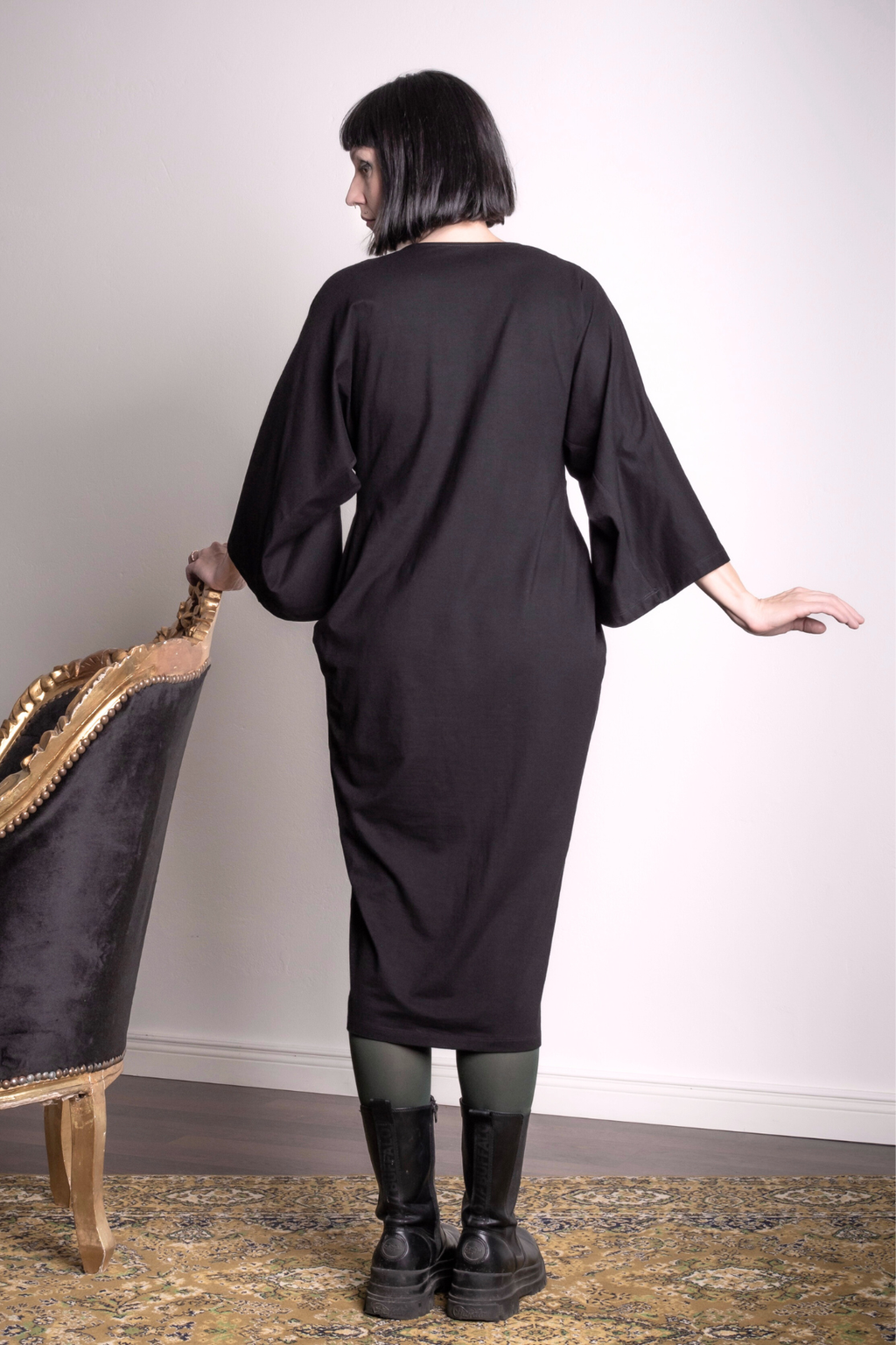 Mekko, Nouveau Knot, Musta