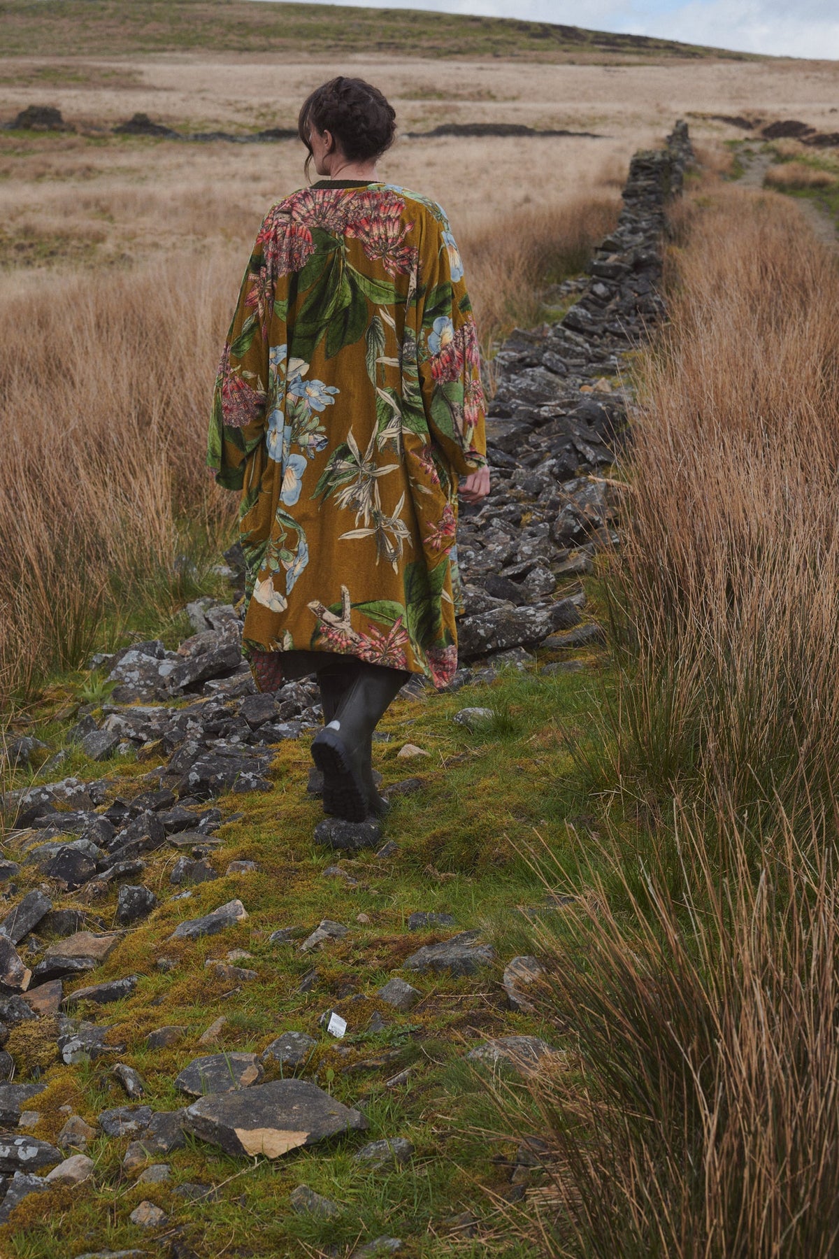 Velvet Grande Kimono, Rhodoleia Gold