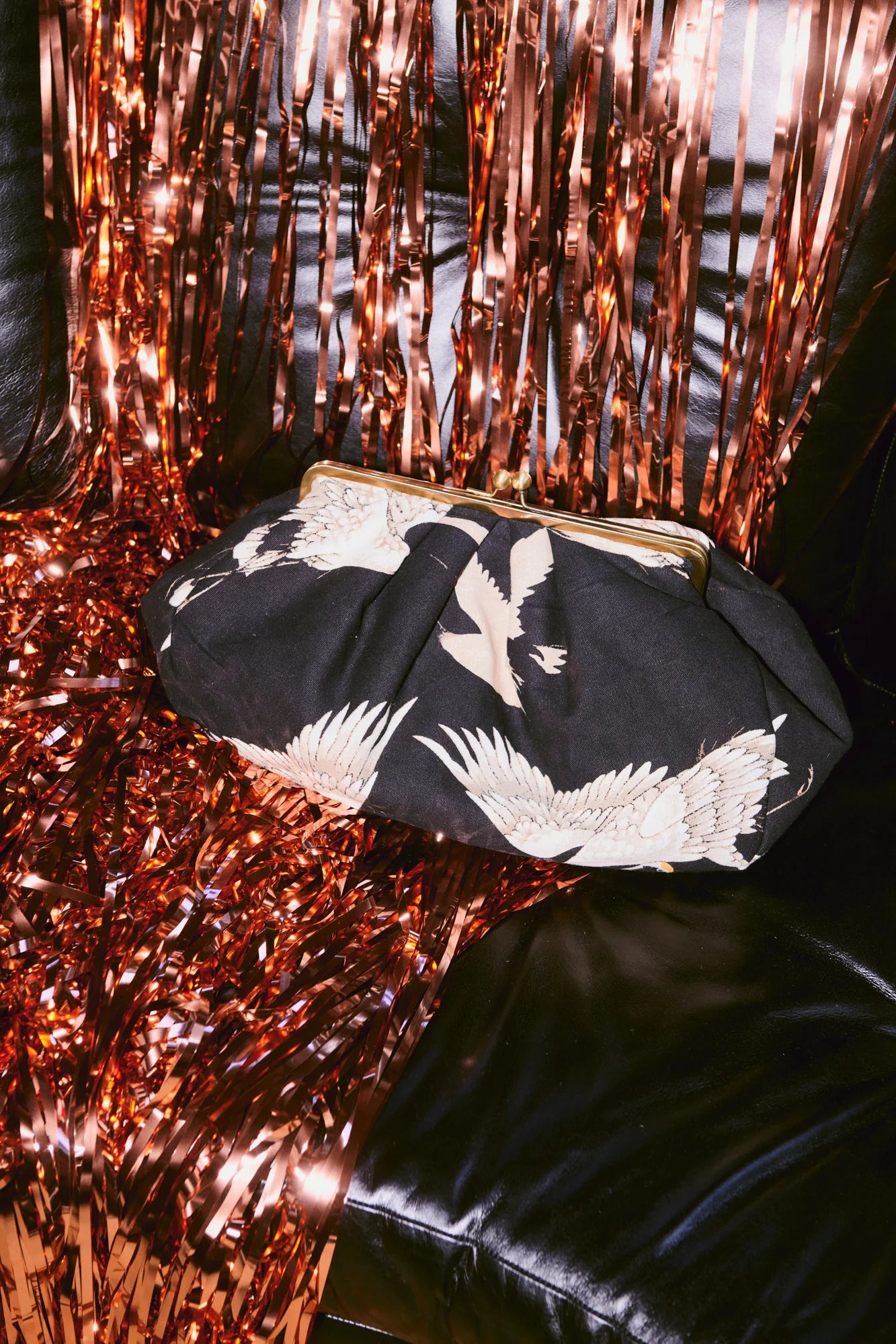 Laukku, Stork Black Kiss Lock Clutch