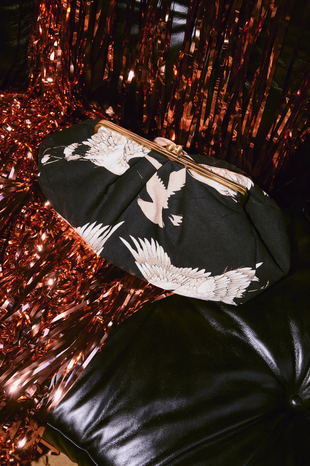 Laukku, Stork Black Kiss Lock Clutch