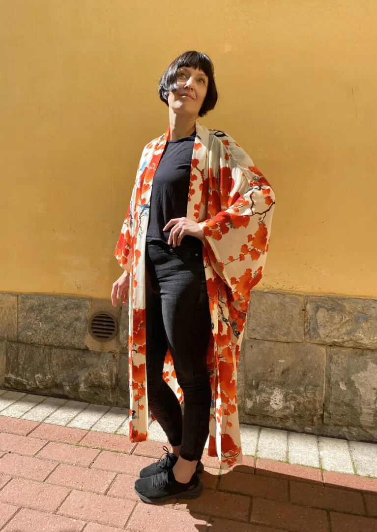 Long Kimono, Acer Red, One Hundred Stars