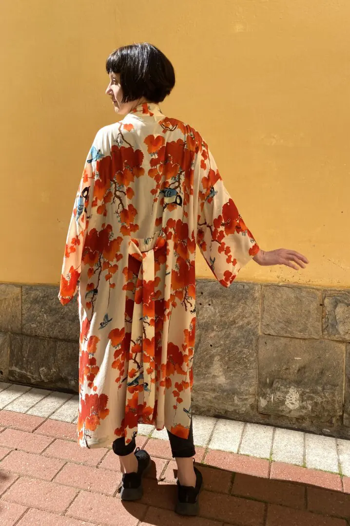 Long Kimono, Acer Red, One Hundred Stars