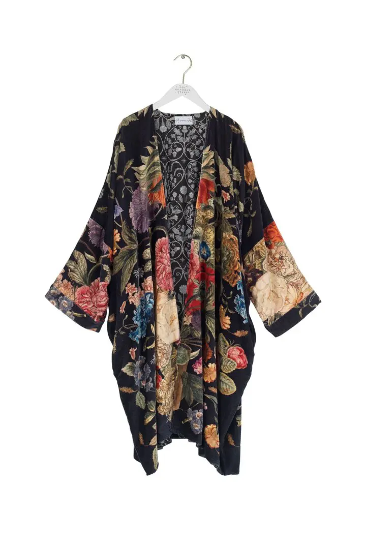 Grande Kimono, Primula Black Velvet, One Hundred Stars